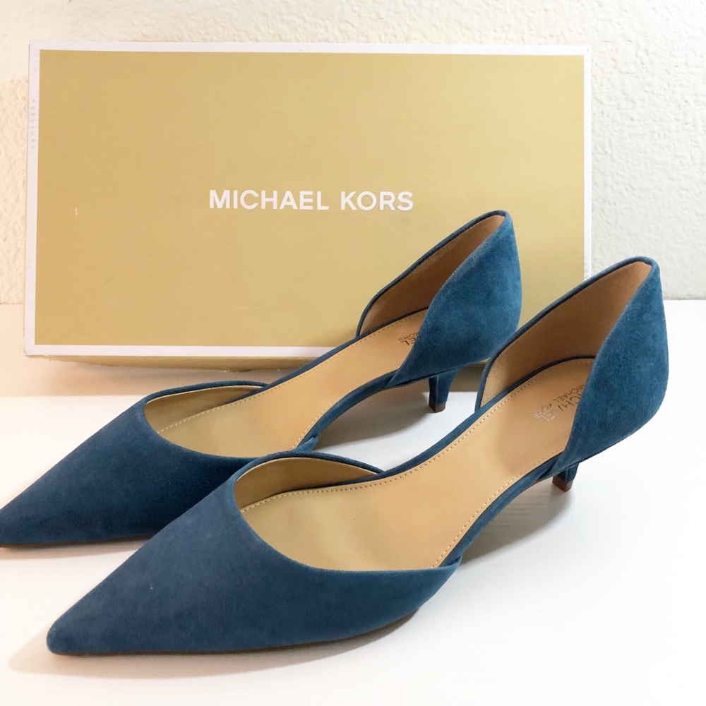Michael Kors Alba Flex Kitten heels. Blue Suede